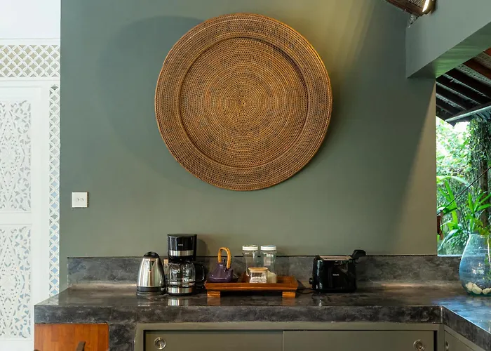 Tropical Oasis Of Calm In The Heart Of Seminyak, 4br Luisha Villa