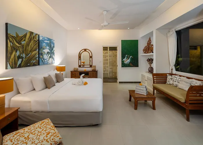 Tropical Oasis Of Calm In The Heart Of Seminyak, 4br Luisha Seminyak