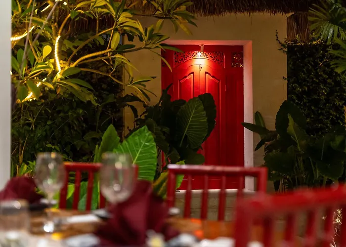 Villa Tropical Oasis Of Calm In The Heart Of Seminyak, 4br Luisha