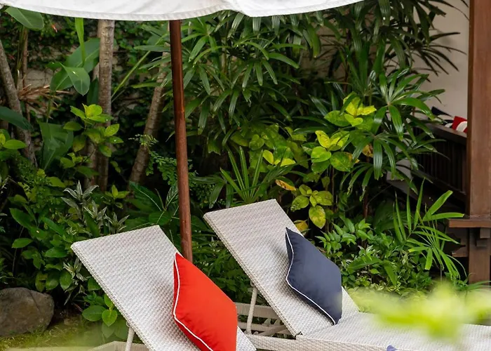 Villa Tropical Oasis Of Calm In The Heart Of Seminyak, 4br Luisha *