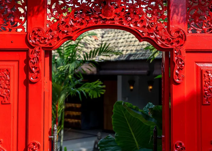 Villa Tropical Oasis Of Calm In The Heart Of Seminyak, 4br Luisha