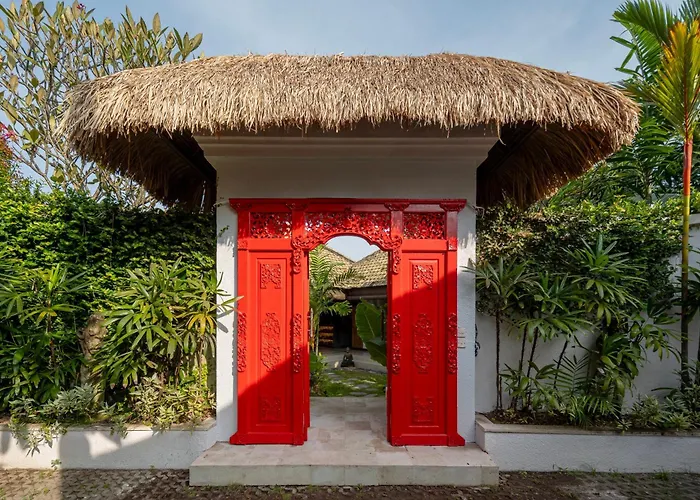 Villa Tropical Oasis Of Calm In The Heart Of Seminyak, 4br Luisha