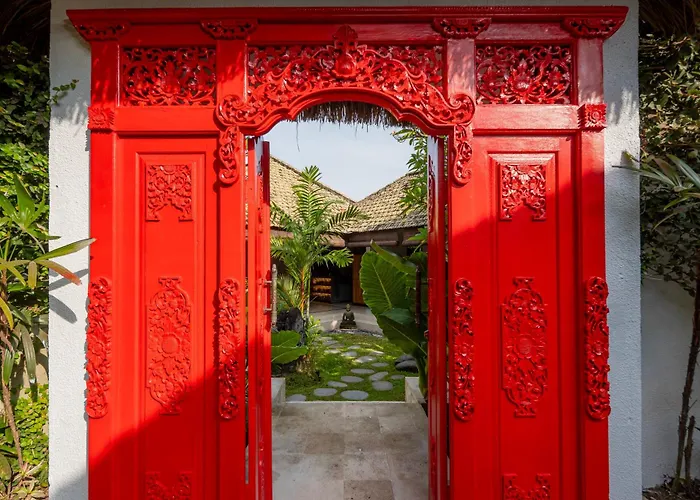 Tropical Oasis Of Calm In The Heart Of Seminyak, 4br Luisha