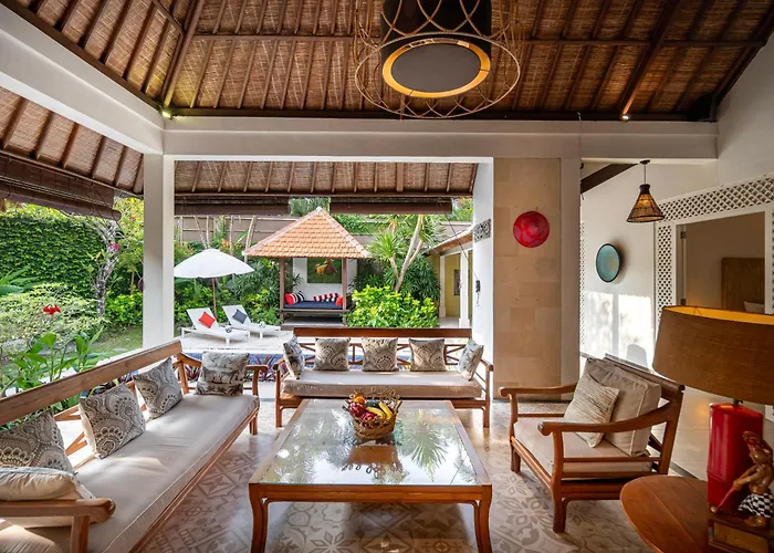 Villa Tropical Oasis Of Calm In The Heart Of Seminyak, 4br Luisha